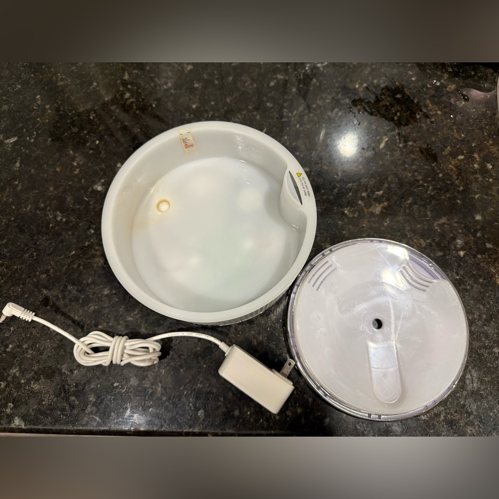 Essential oil diffuser - Picture 2 of 3